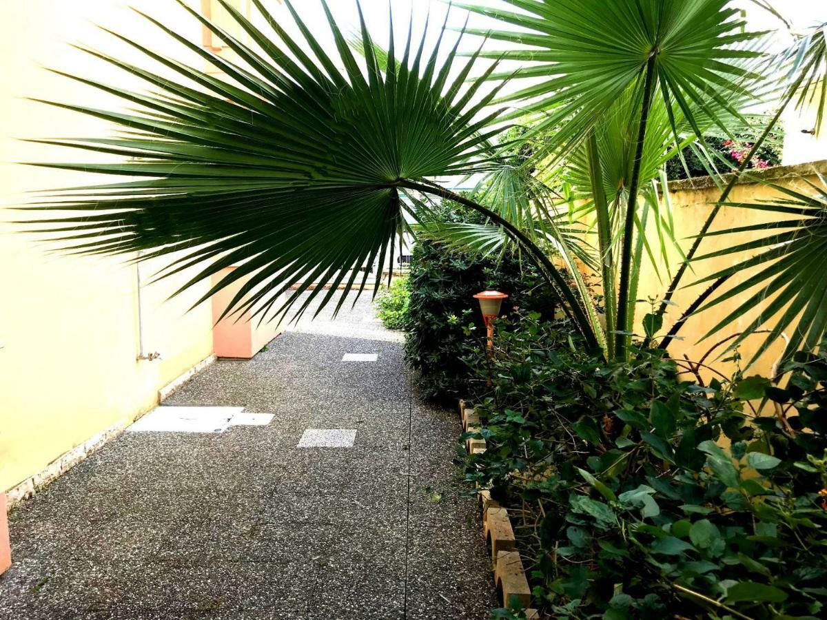Appartamento Con Giardino Sul Mare Gallipoli Bagian luar foto